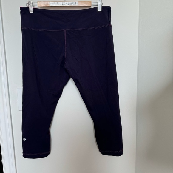 Lululemon  reversible wunderunder hot pink plum cropped leggings 12 - Picture 7 of 7